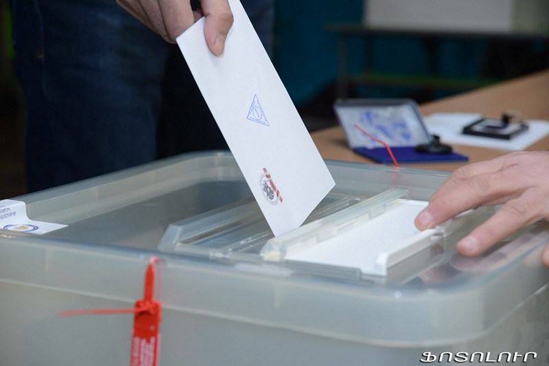 RSC BLOG: &ldquo;Emerging Powers in the Armenian Political Arena&rdquo;